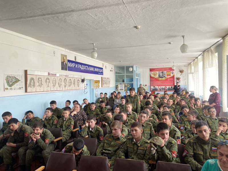Руководитель районной Госавтоинспекции и общественники провели инструктажи безопасности для школьников и кадетов Кабардино-Балкарии
